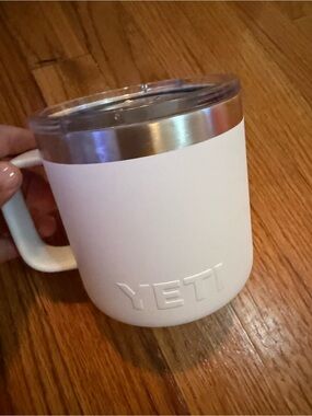 Yeti White Insulated Travel Mug with Handle and Clear Lid